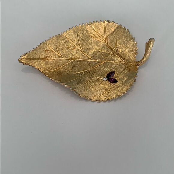 Gold Coloured Leaf Brooch -large - Picture 9 of 9